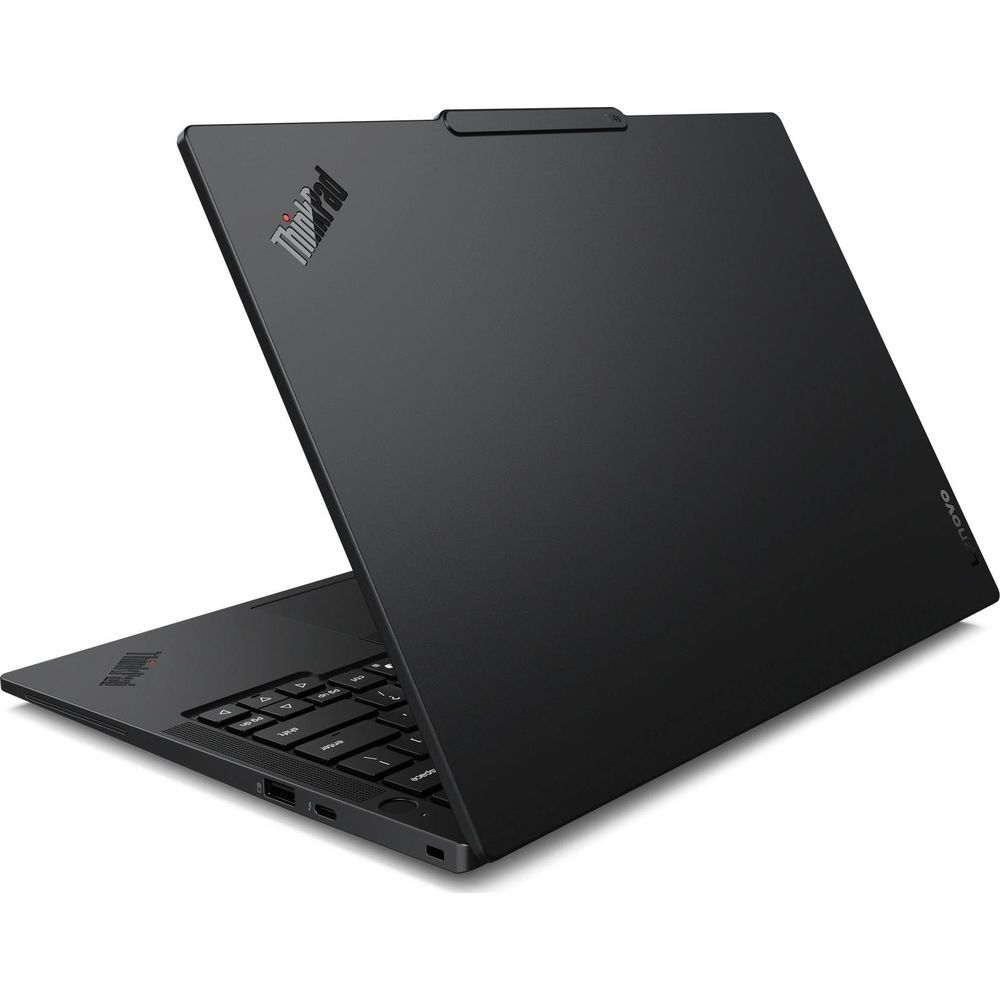 Un computer portatile ThinkPad nero chiuso si trova su una superficie bianca, mostrando il logo e le porte laterali.