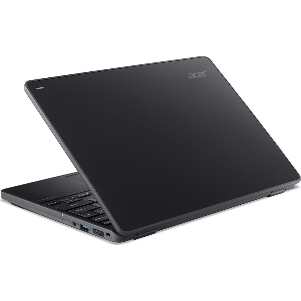 Un ordinateur portable Acer noir fermé, vu en perspective avec les ports latéraux et le clavier visibles.