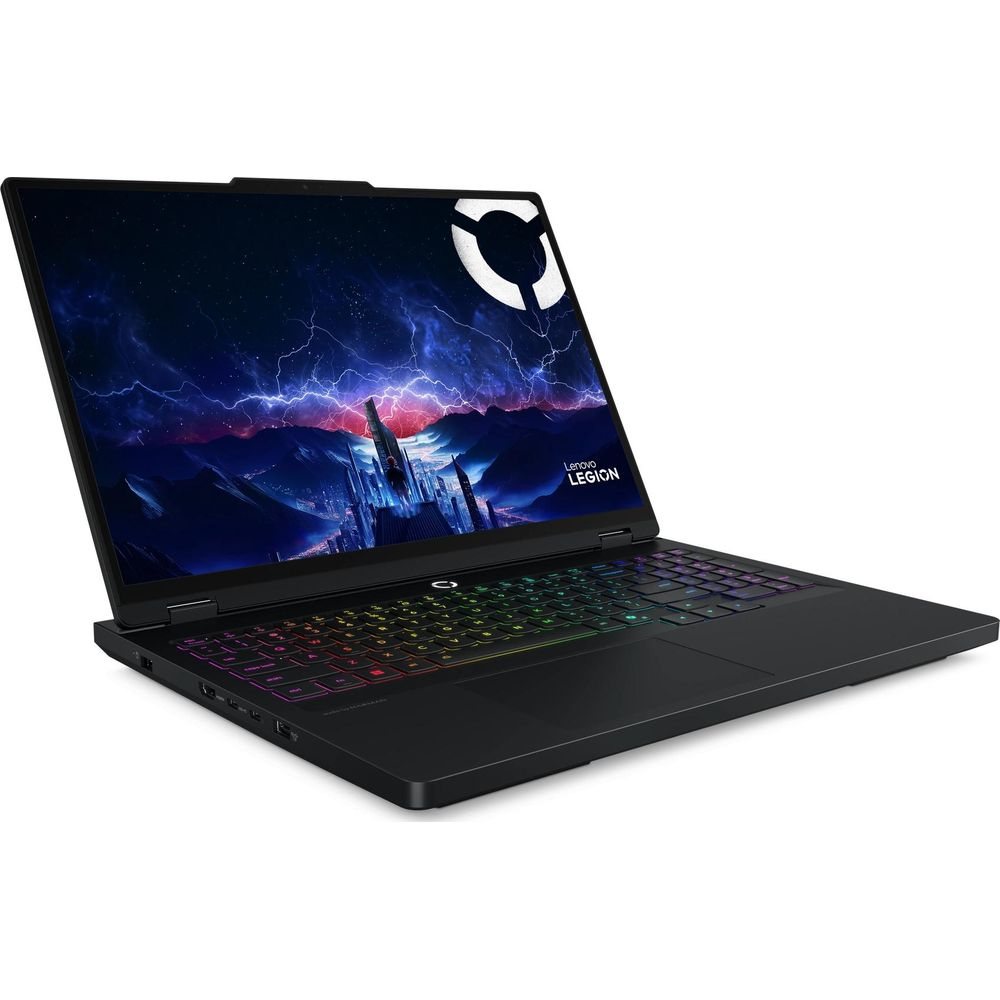 Un laptop da gioco Lenovo Legion nero con tastiera retroilluminata e schermo con sfondo di paesaggio tempestoso.