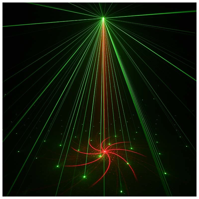 Grüne und rote Laserstrahlen strahlen von einem oberen Punkt aus und erzeugen ein Muster auf dunklem Hintergrund.