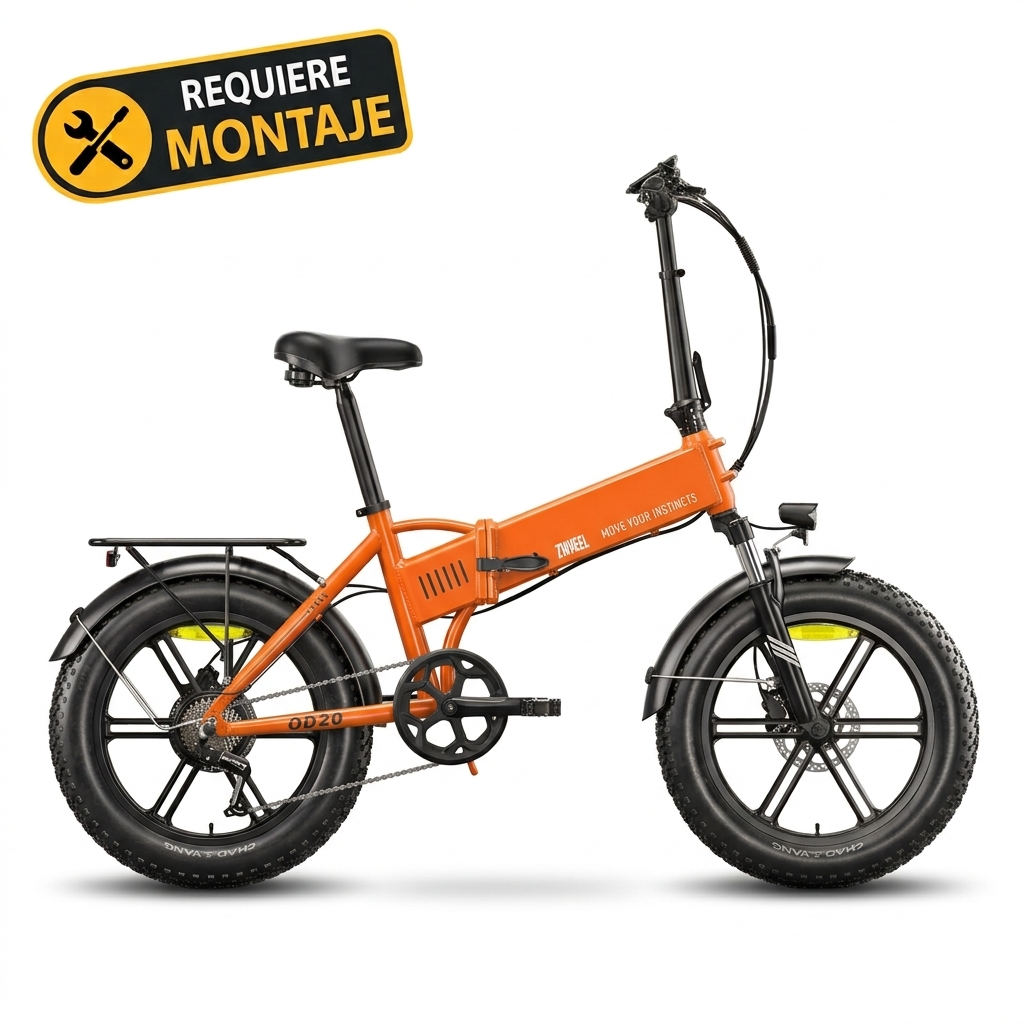 Una bicicleta eléctrica plegable naranja con neumáticos gruesos sobre fondo blanco y etiqueta de montaje.