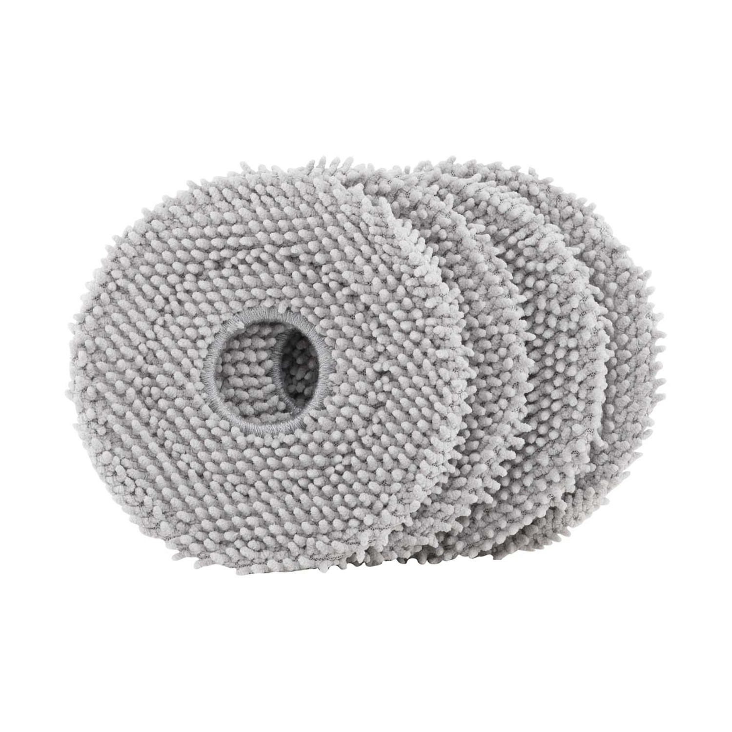 Beyaz arkaplanda üst üste duran dört gri, yuvarlak mikrofiber paspas.