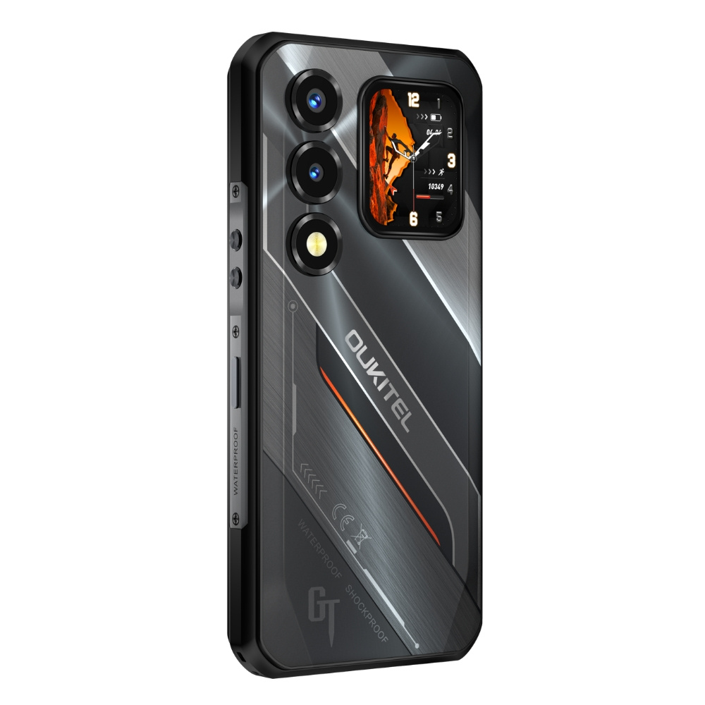 Vista posteriore di uno smartphone rugged Oukitel nero con tripla fotocamera e display secondario.