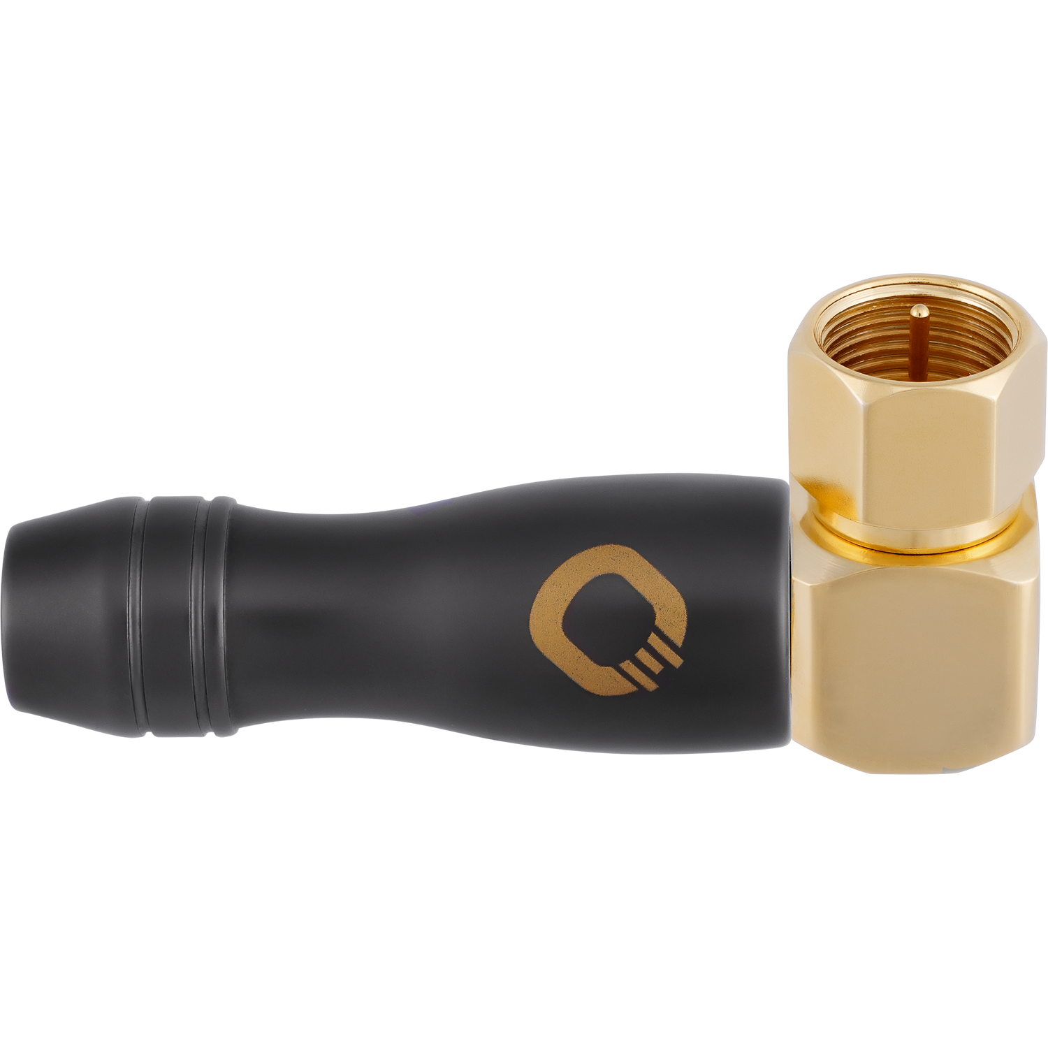 Ein schwarzer Stecker mit goldenem Logo ist mit einem goldenen, rechtwinkligen Koaxialadapter verbunden.