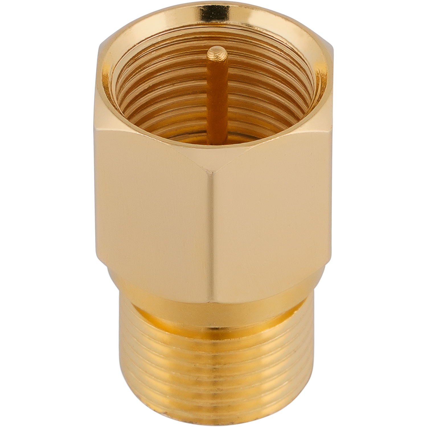 Goldfarbener F-Stecker mit Gewinde und einem zentralen Pin vor schwarzem Hintergrund.
