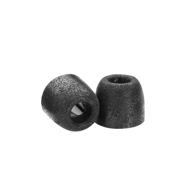 Zwei schwarze Schaumstoff-Ohrstöpsel auf weißem Hintergrund.