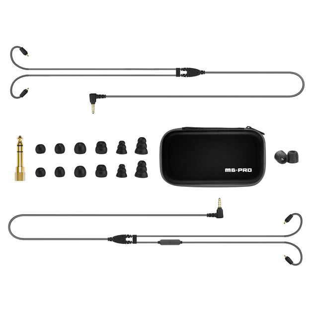 In-Ear-Kopfhörer-Zubehör mit Kabeln, Ohrstöpseln, einem Steckeradapter und einer schwarzen Hartschalen-Tragetasche.