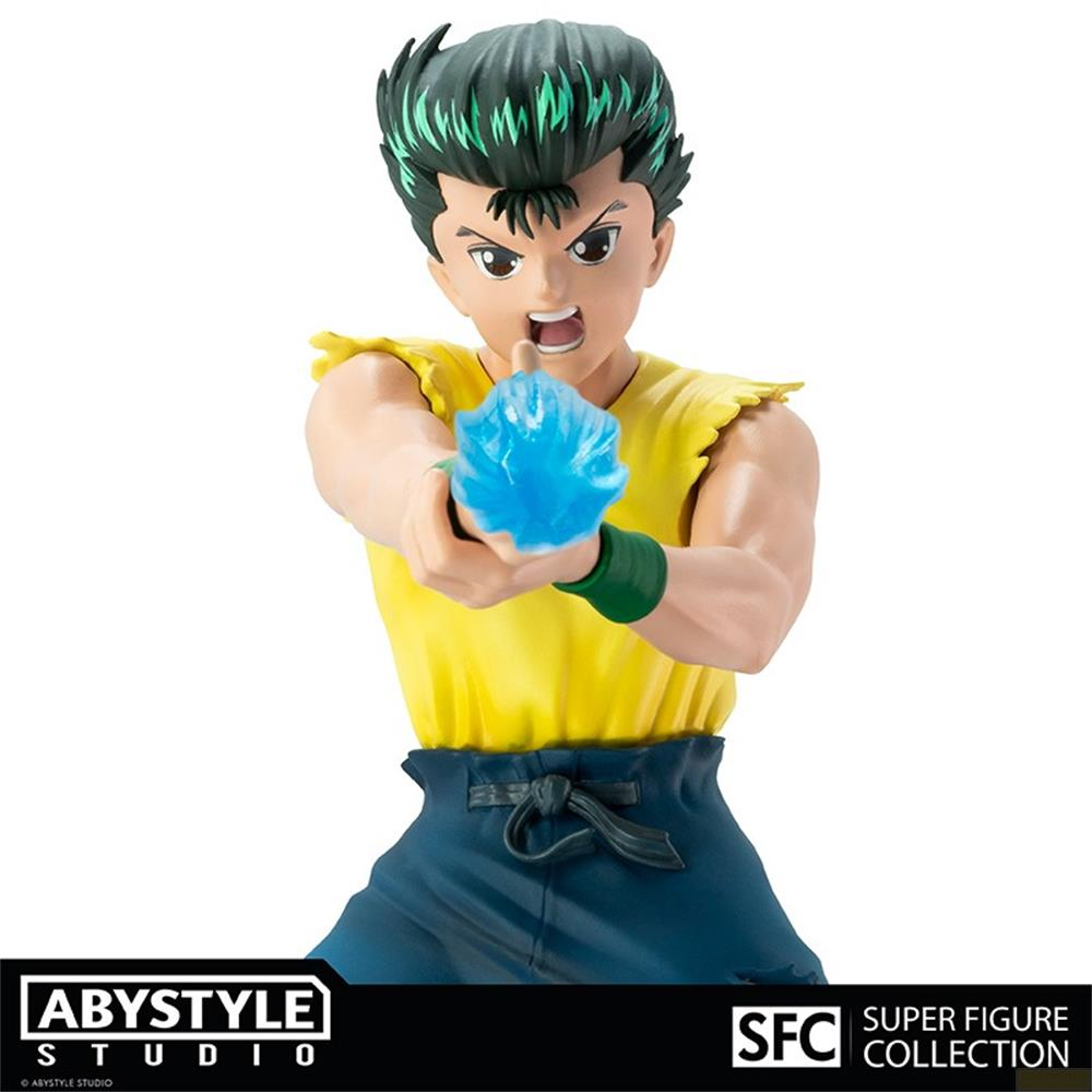 Anime-Figur mit schwarz-grünen Haaren, gelbem Hemd und blauen Hosen feuert eine blaue Energieexplosion ab.