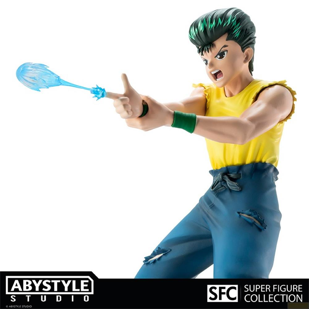 Eine Yusuke Urameshi Actionfigur schießt eine blaue Geisterwelle aus ihren Fingern.