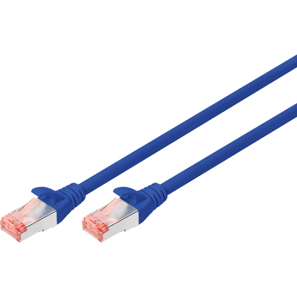 Dos cables de conexión ethernet azules con conectores plateados y capuchones protectores rosa claro sobre fondo blanco.
