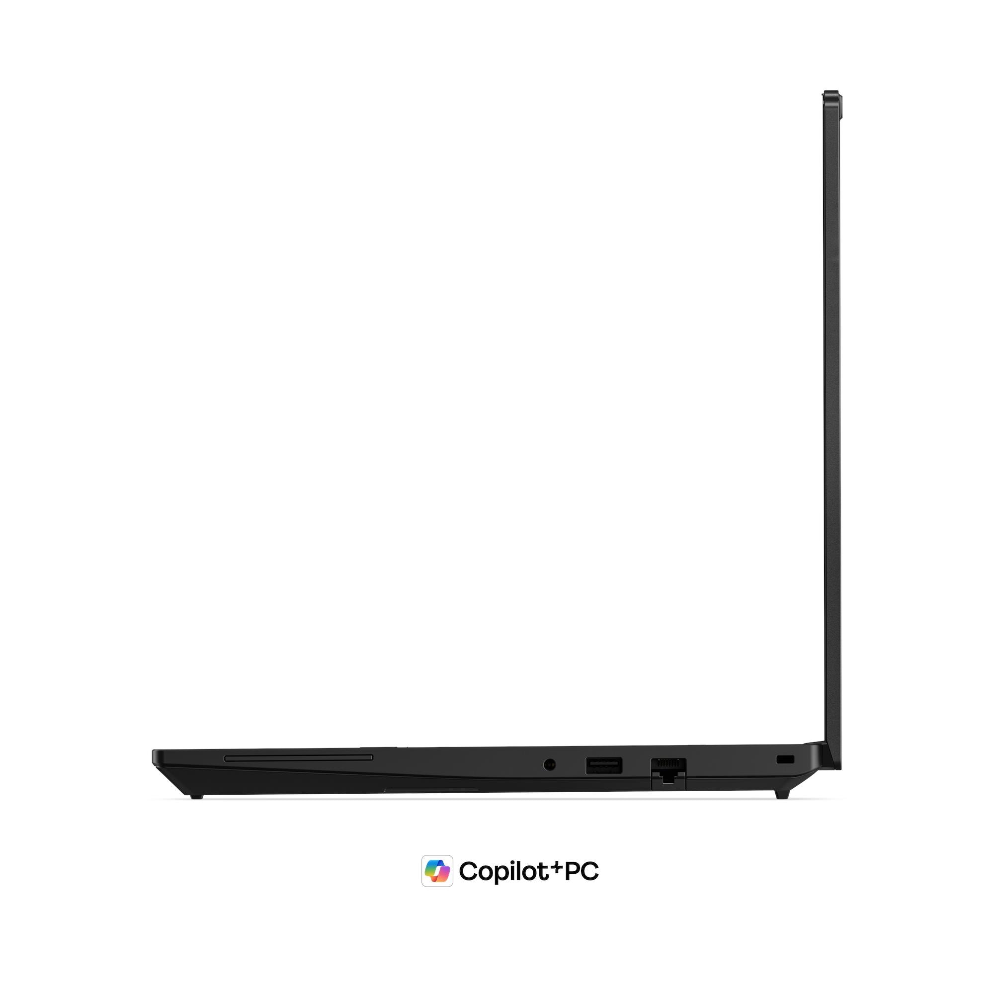 Vista laterale di un laptop nero con porte e logo Copilot+PC su sfondo bianco.