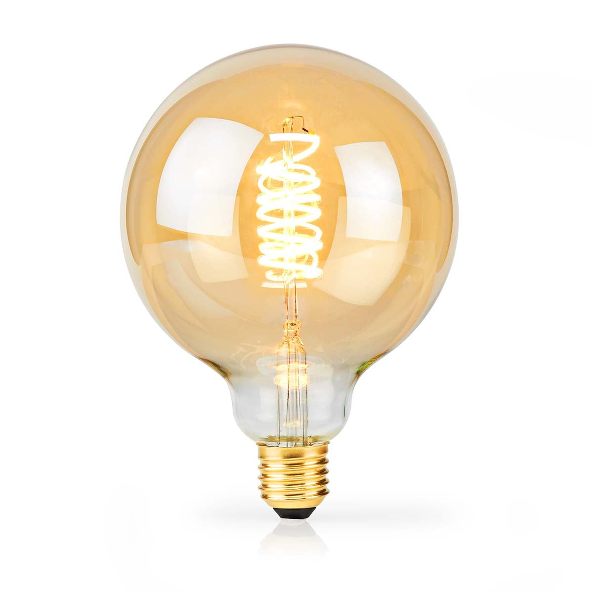 Una grande lampadina rotonda in vetro ambrato con filamenti a spirale verticale luminosi su sfondo bianco.