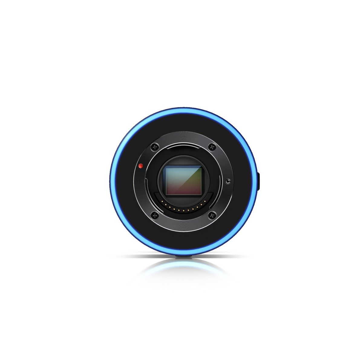 Vorderansicht eines schwarzen Kameragehäuses mit blau leuchtendem Ring und quadratischem Sensor in der Mitte, auf weißem Grund.