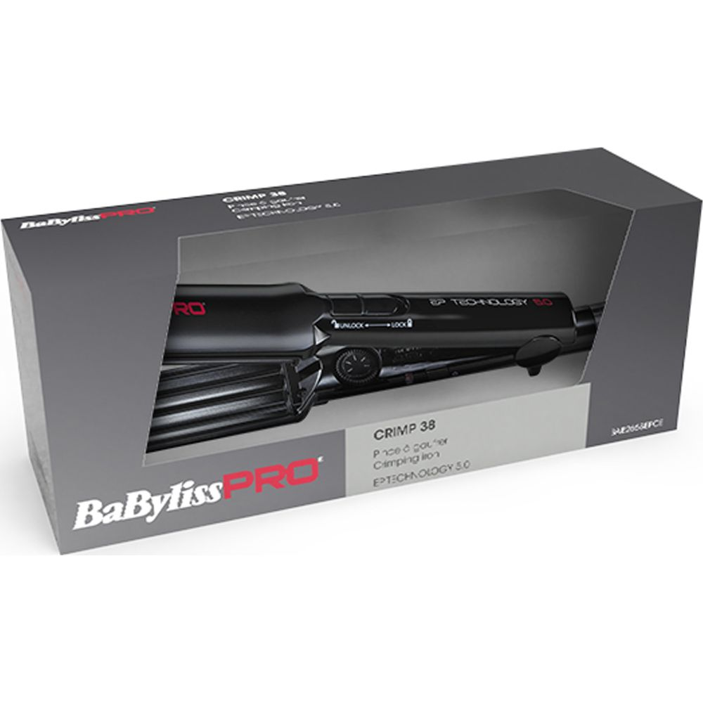 Una piastra per capelli nera BaBylissPRO Crimping 38 nella sua confezione grigia.