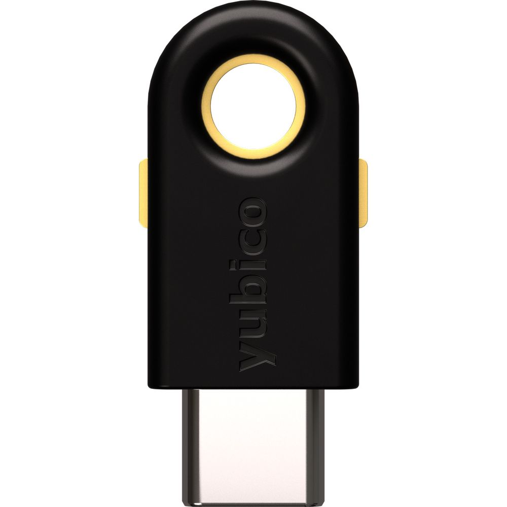 Ein schwarzer Yubico USB-C Sicherheitsschlüssel mit goldenem Ring auf weißem Hintergrund.
