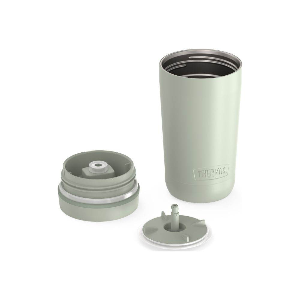 Ein offener, mintgrüner Thermosbecher mit abgenommenem Deckel und separatem Einsatz auf weißem Hintergrund.