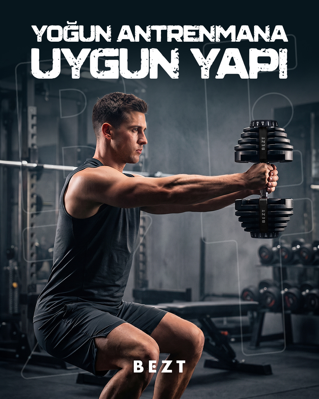 Spor salonunda squat yapan bir adam ağır bir dambıl tutuyor.