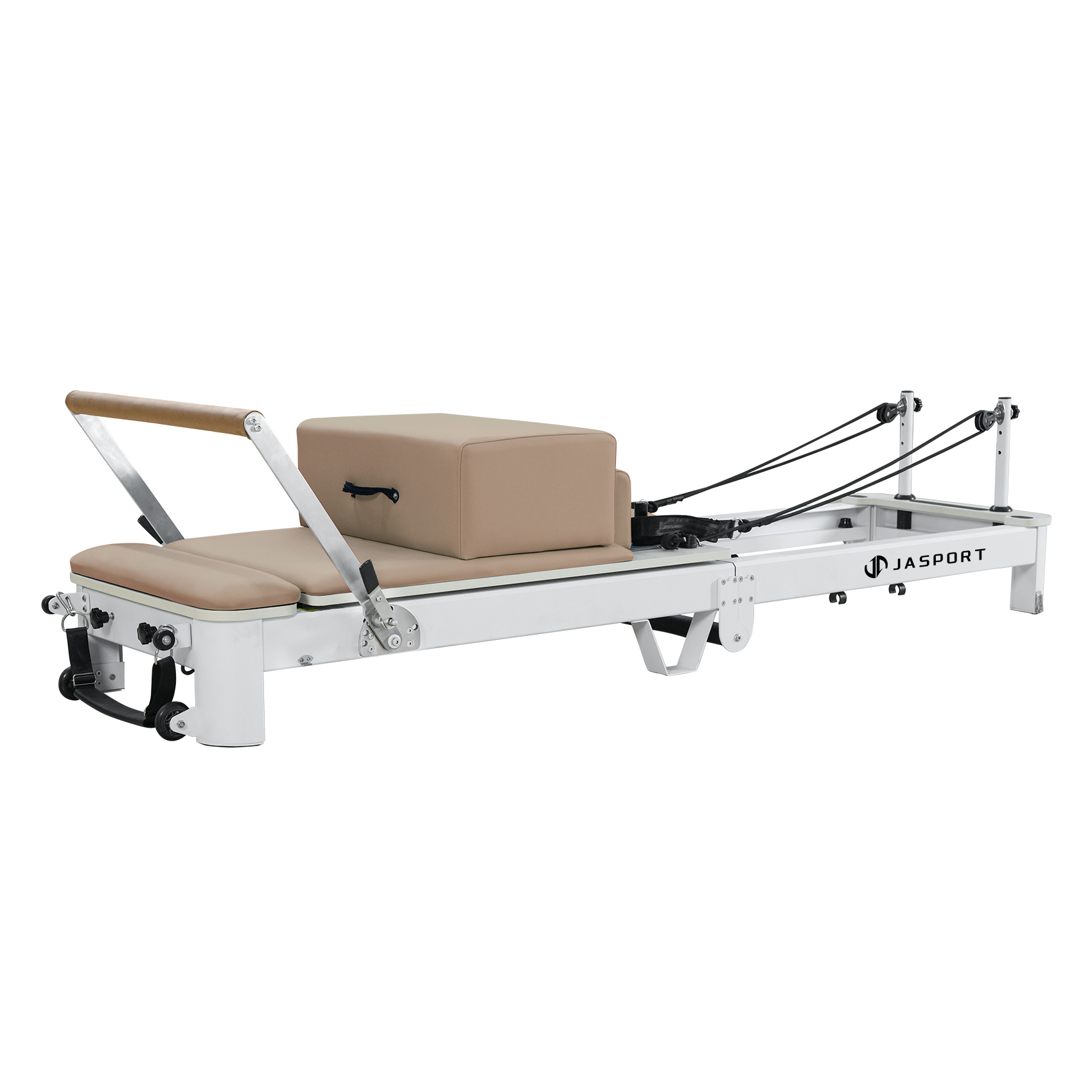 Un reformer de Pilates blanco con carro acolchado beige, caja y cuerdas sobre fondo blanco.