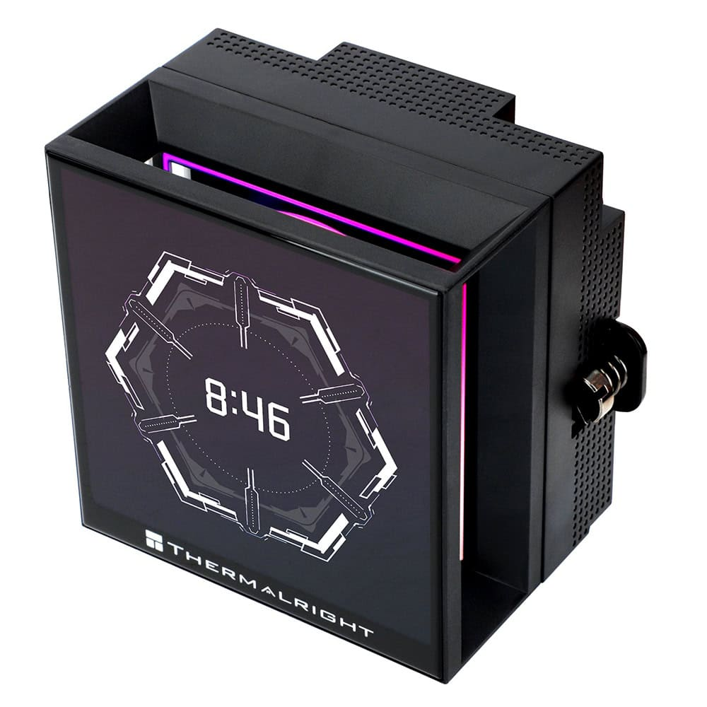 Saat ve futuristik grafik gösteren dijital ekrana sahip siyah bir Thermalright CPU soğutucusu.