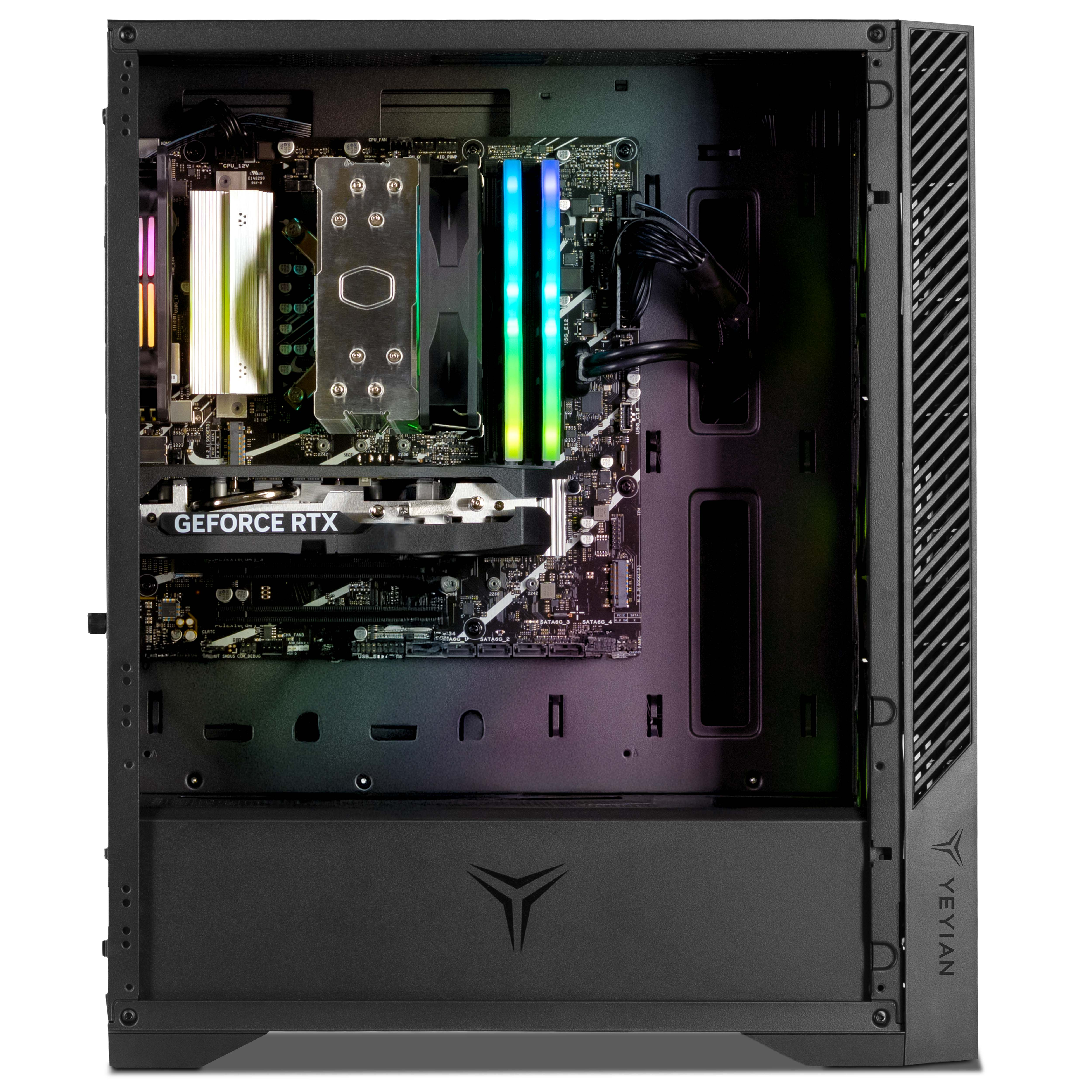 Interior de una caja de PC negra con placa base, disipador, RAM RGB y tarjeta gráfica GeForce RTX.