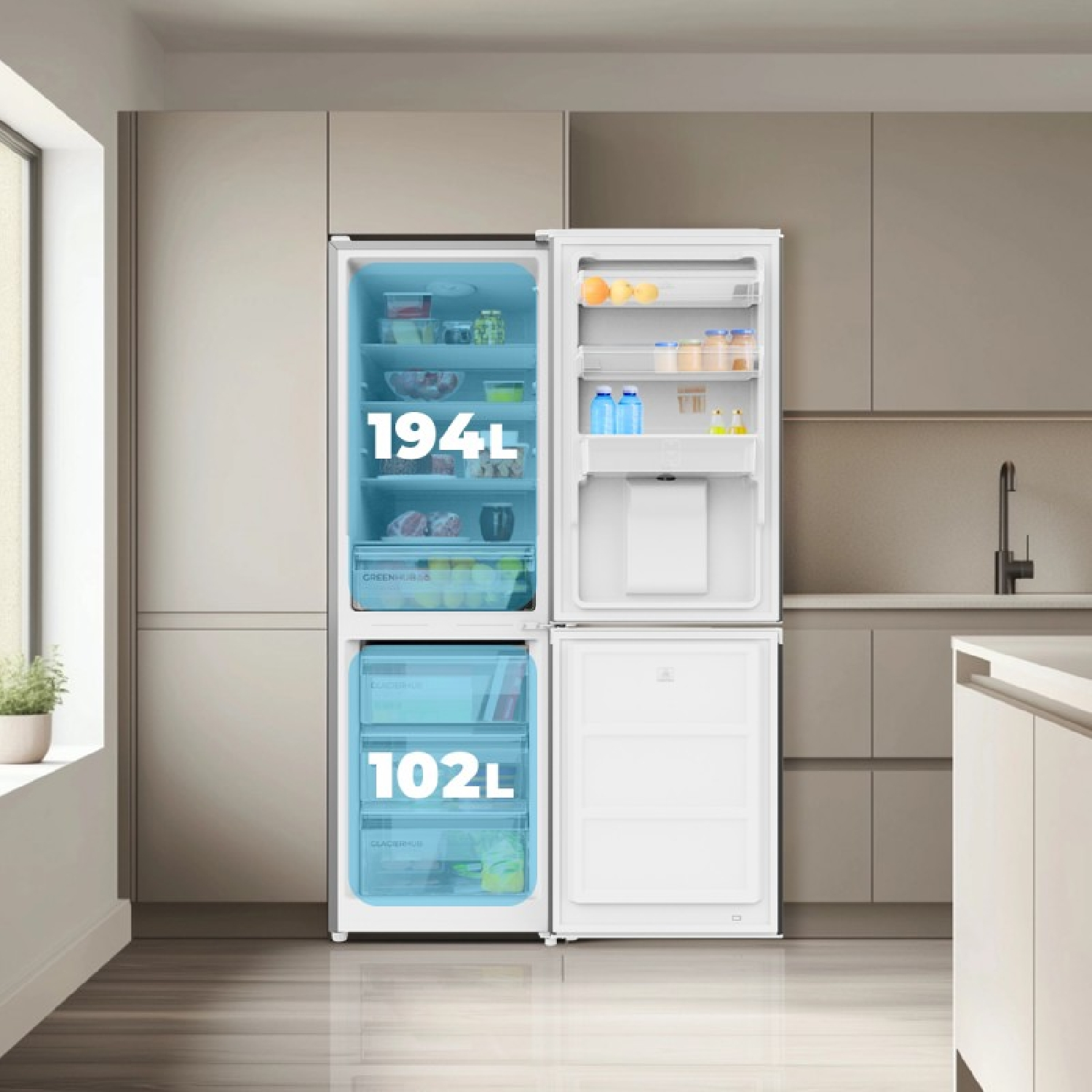 Frigorífico abierto en una cocina moderna con capacidades destacadas de 194L para el refrigerador y 102L para el congelador.