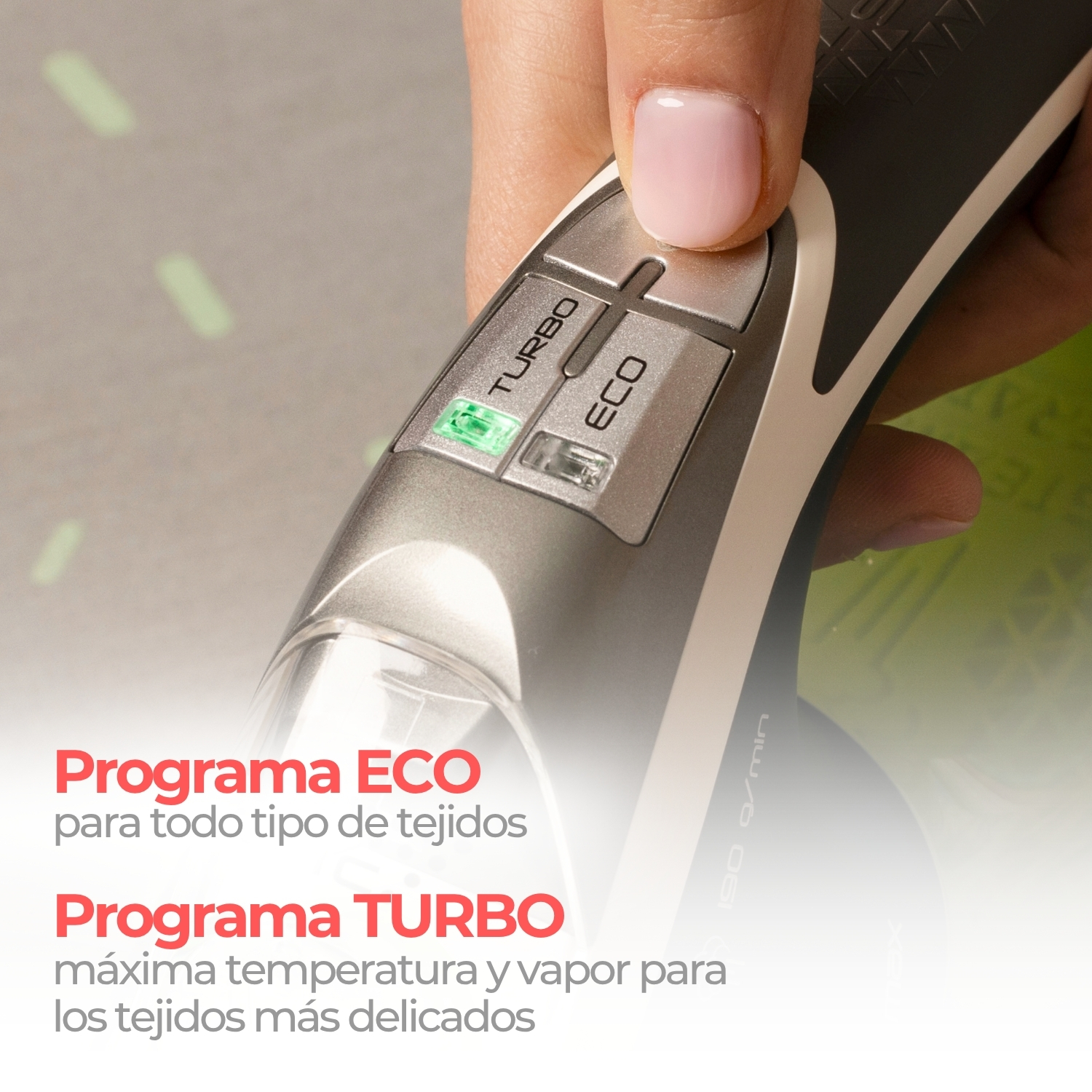 Mano sosteniendo un vaporizador con botones Turbo y Eco iluminados.