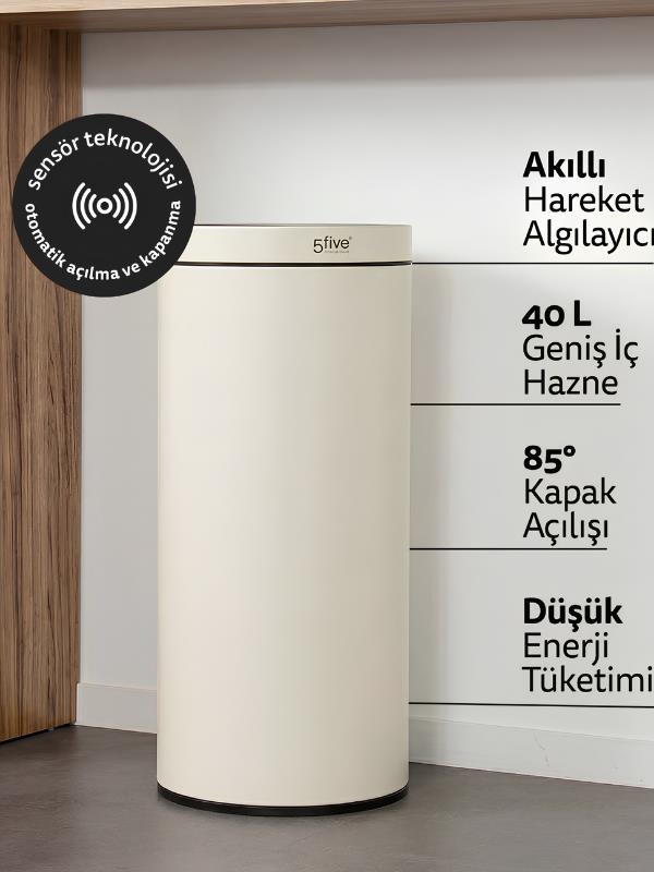 Beyaz bir duvar önünde, Türkçe özellik yazılarıyla bej renkli silindirik 40L sensörlü çöp kutusu.