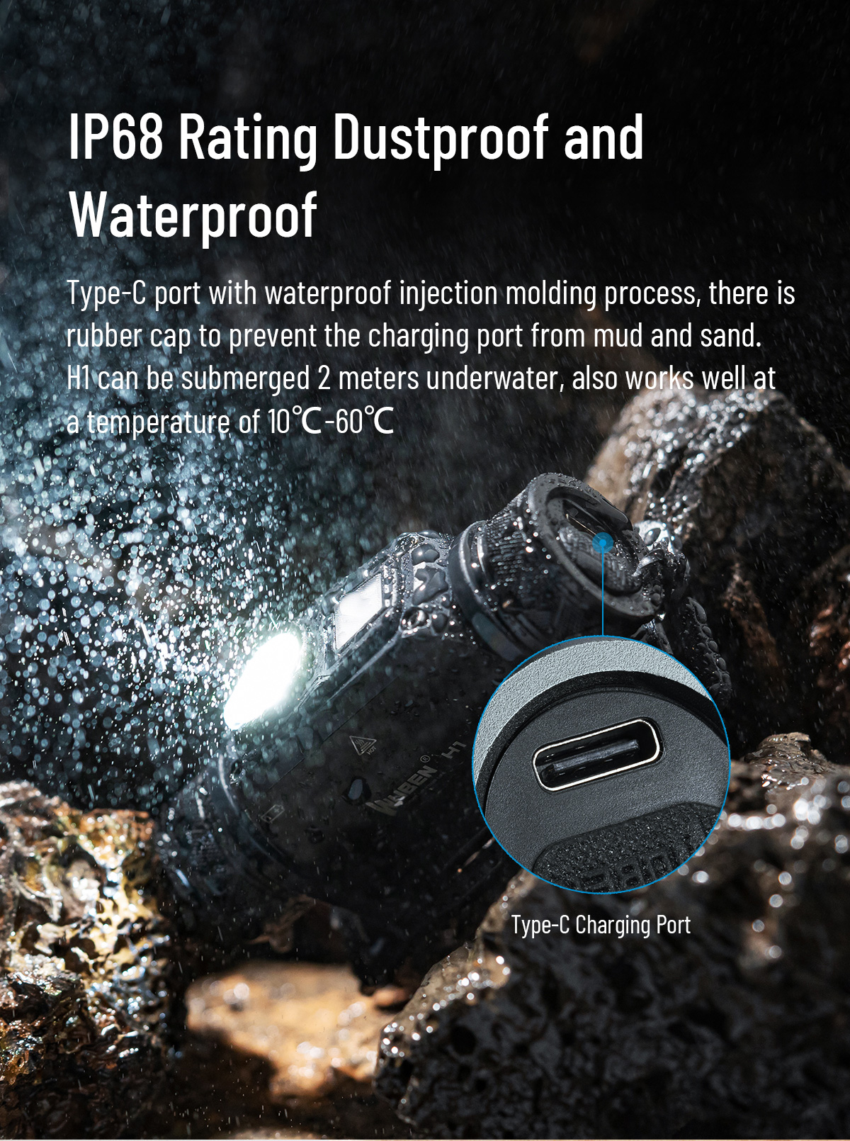 IP68 wasserdichte Taschenlampe mit USB-C-Anschluss im Einsatz bei sprühendem Wasser und felsigem Gelände.