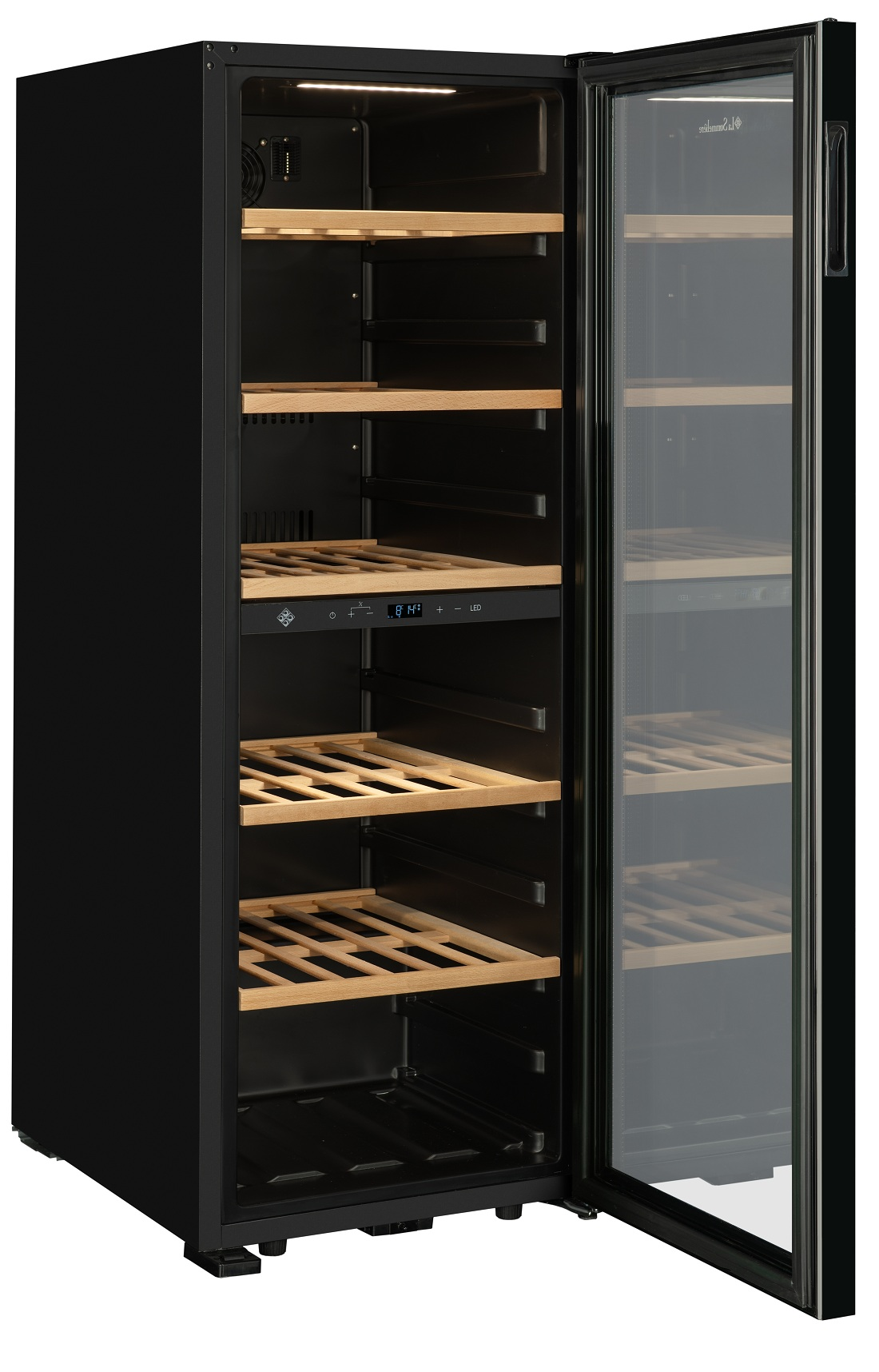 Enfriador de vino negro con puerta de vidrio y estantes de madera.