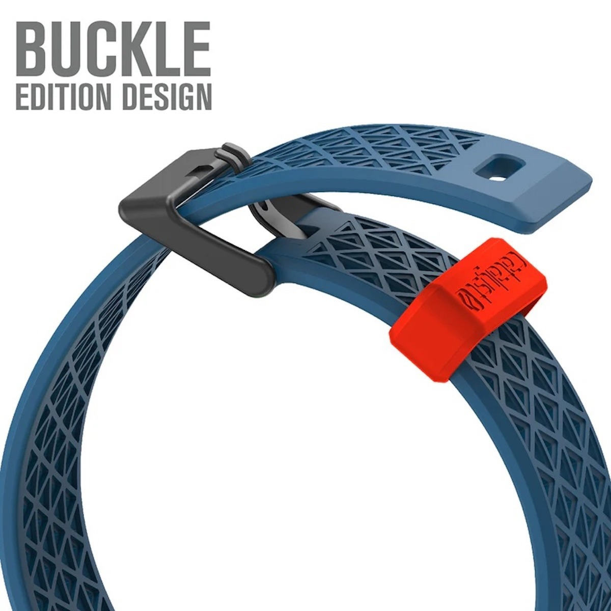 Blaues Silikonarmband mit schwarzer Schnalle und roter Schlaufe, Text BUCKLE EDITION DESIGN.