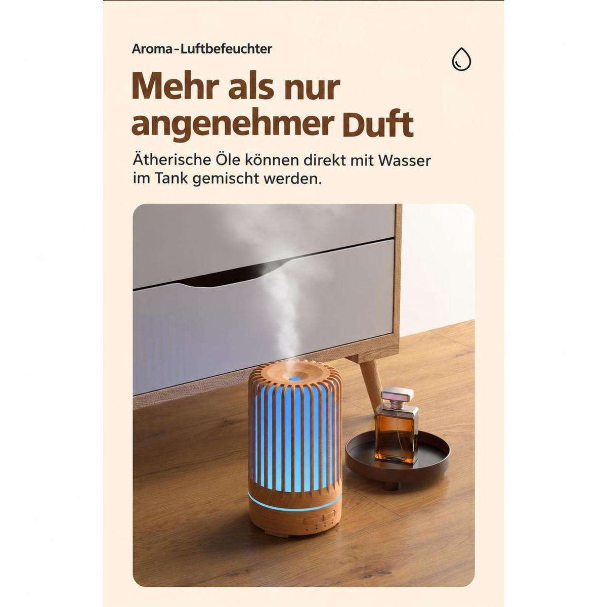 Ein hölzerner Aroma-Luftbefeuchter mit blauem Licht und aufsteigendem Dampf steht auf einem Holzboden.