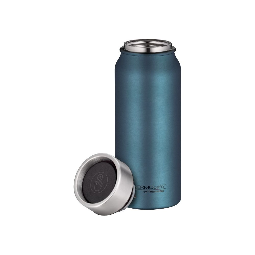 Eine blaue Thermocafe-Thermosflasche mit offenem Deckel auf weißem Hintergrund.