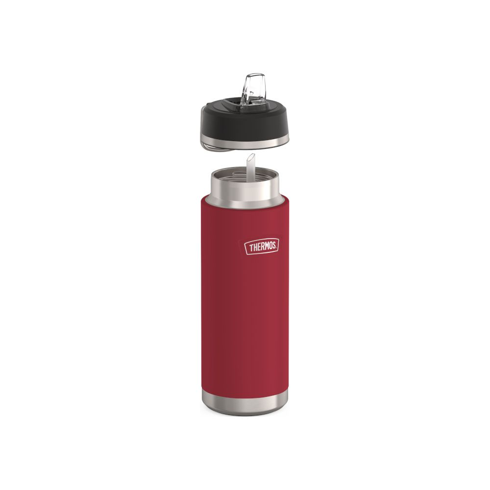 Rote Thermosflasche mit offenem Deckel und sichtbarem Strohhalm auf weißem Hintergrund.