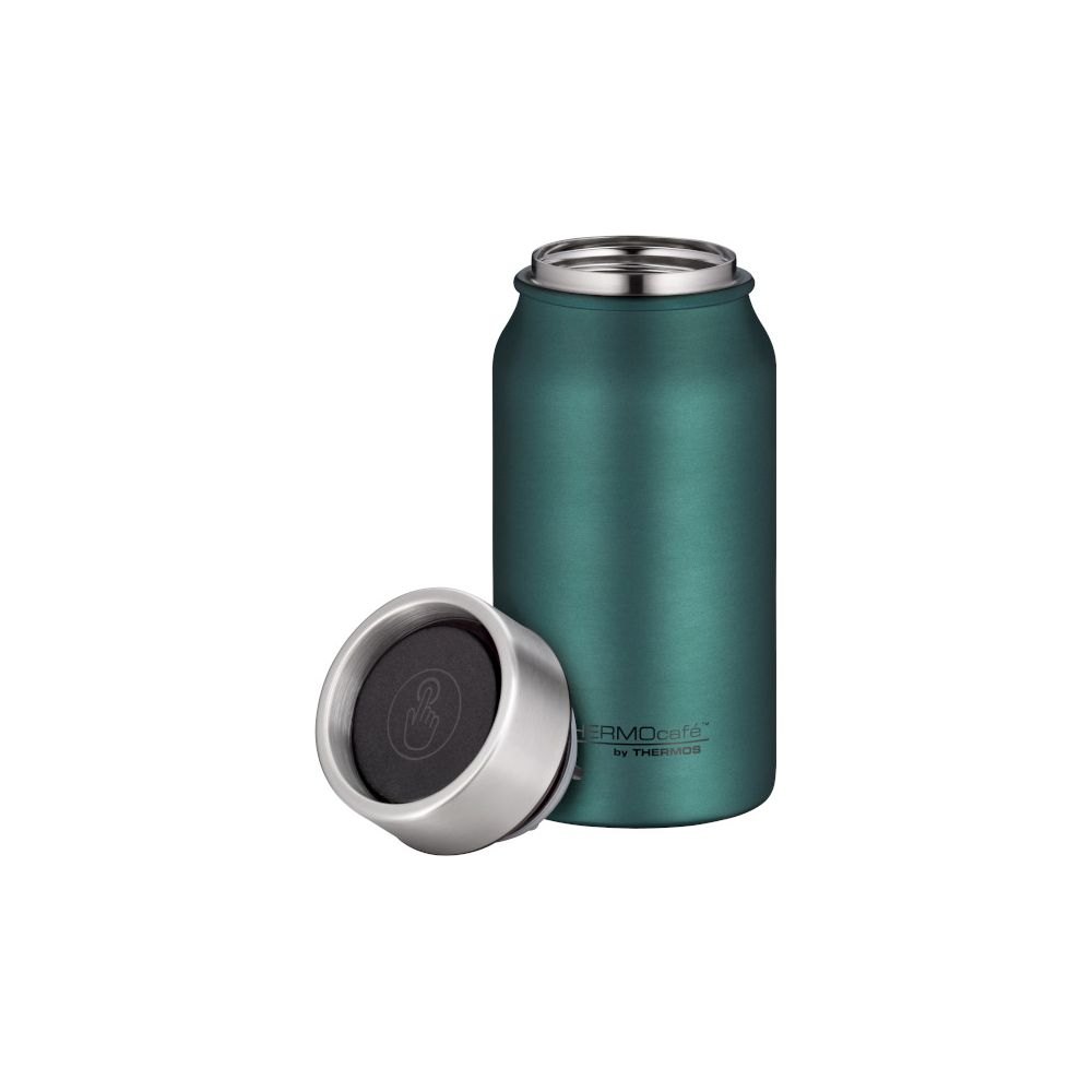 Eine grüne Thermosflasche mit abgenommenem, silbernem Deckel und ThermoCafe-Logo auf weißem Hintergrund.