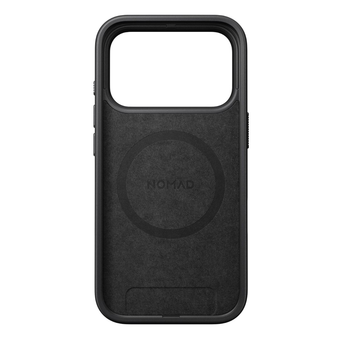 Schwarze Nomad-Smartphone-Hülle mit MagSafe-Kreis und Markenlogo auf der Innenseite gegen weißen Hintergrund.