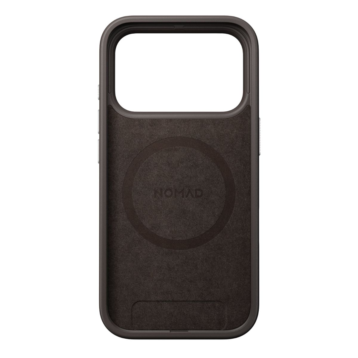Dunkelbraune Handyhülle mit integriertem MagSafe-Ring und Nomad-Schriftzug.