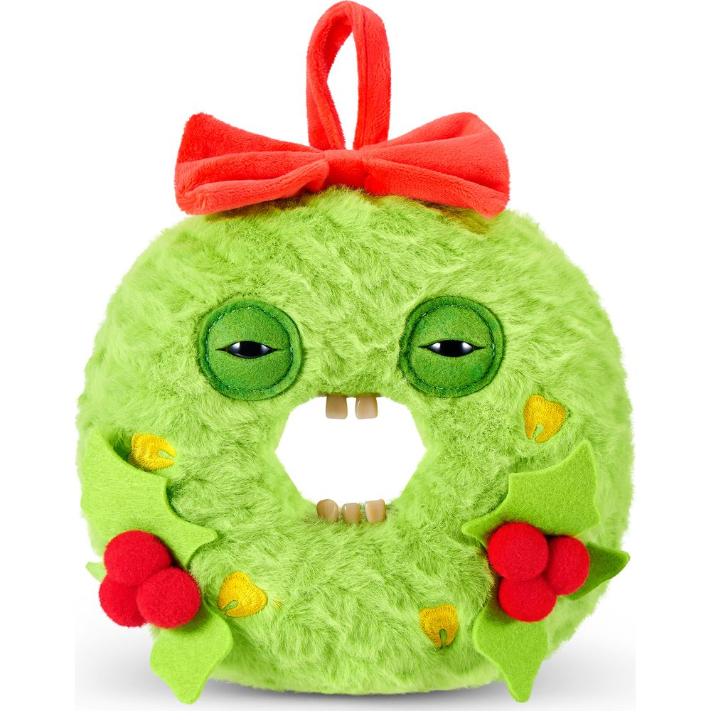 Grüner Plüschkranz mit roter Schleife, Augen, großen Zähnen und Beeren auf weißem Hintergrund.