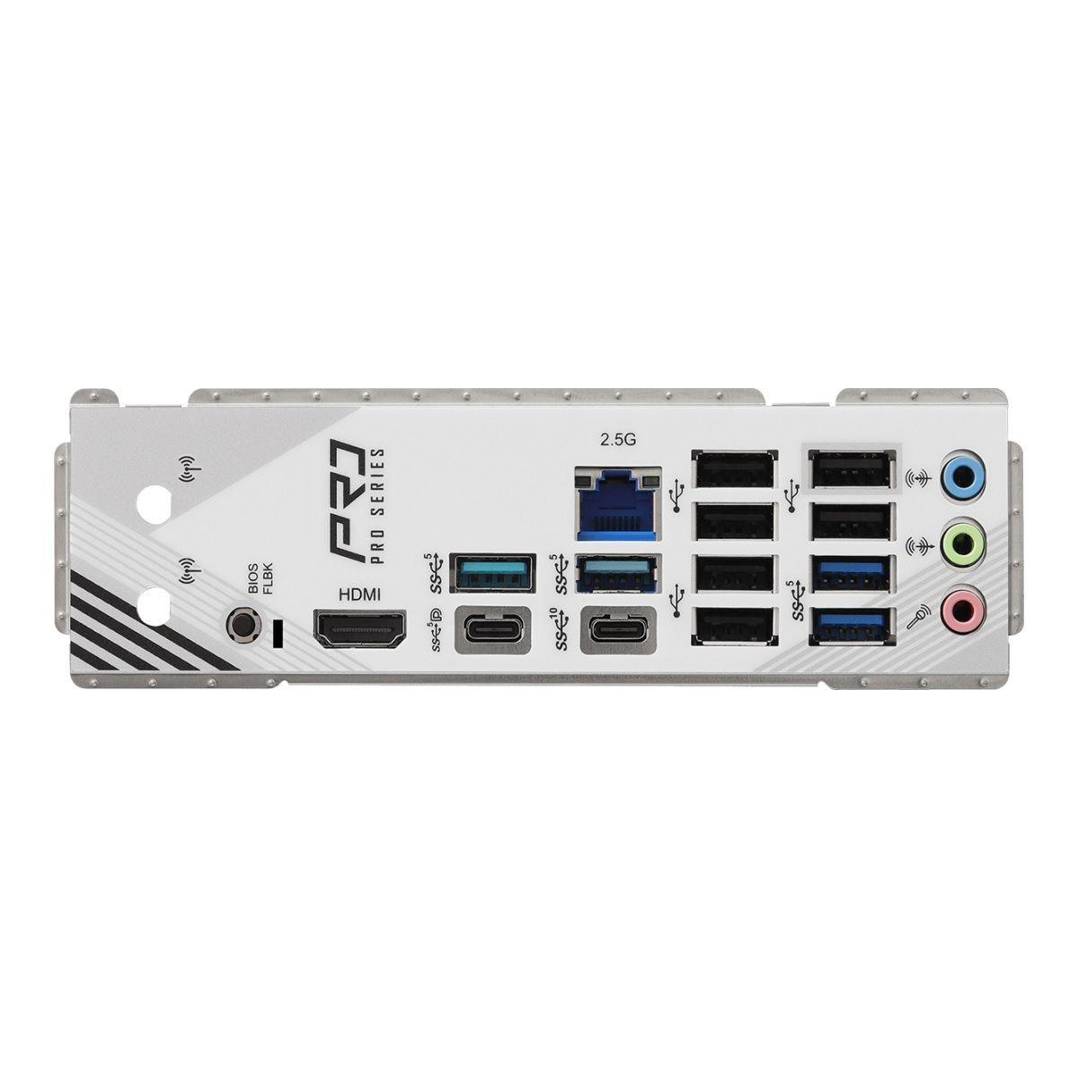 Panel trasero de una placa base con puertos USB, HDMI, Ethernet y conectores de audio.