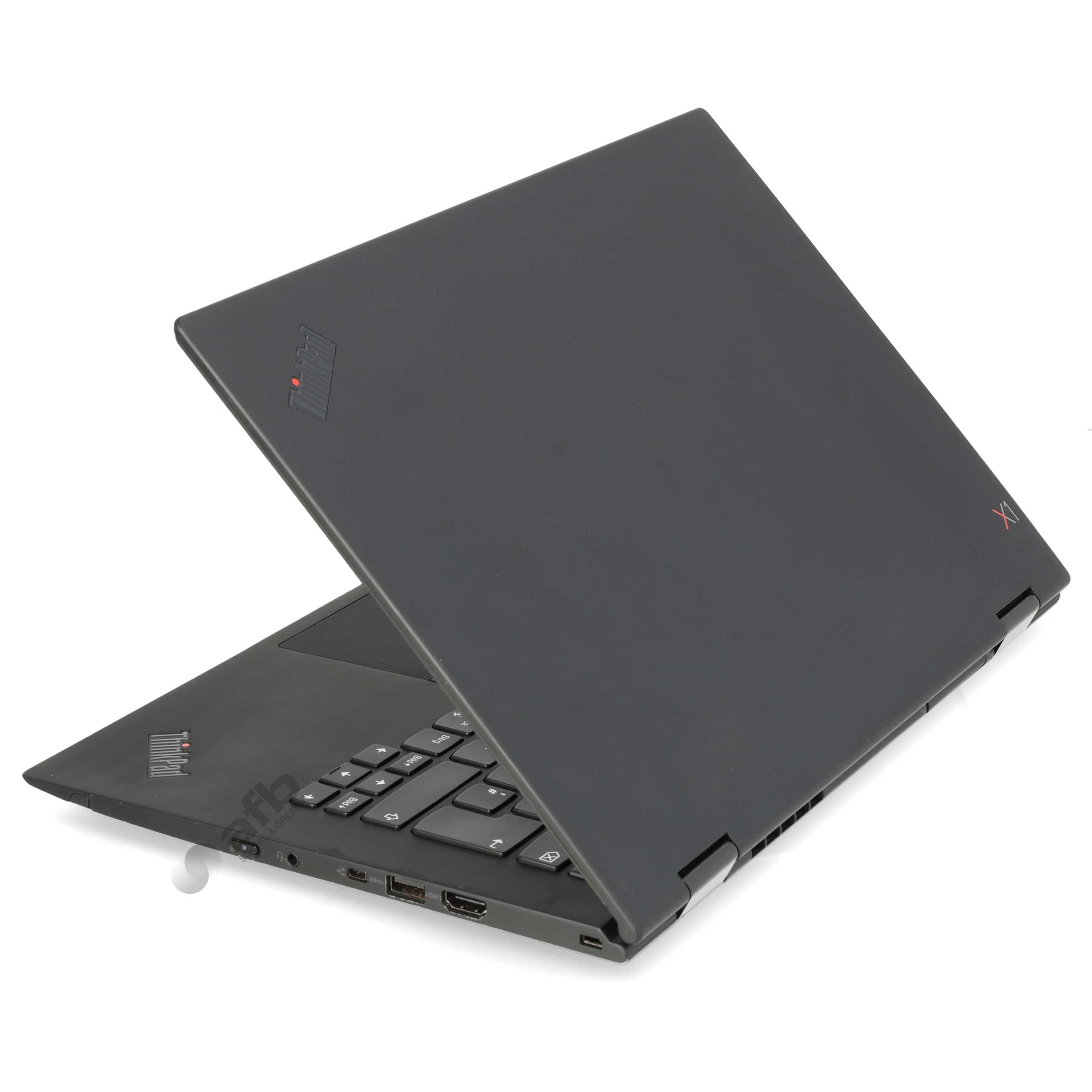 Ein schwarzes Lenovo ThinkPad X1 Laptop steht auf weißem Hintergrund, der Bildschirm ist halb geöffnet.