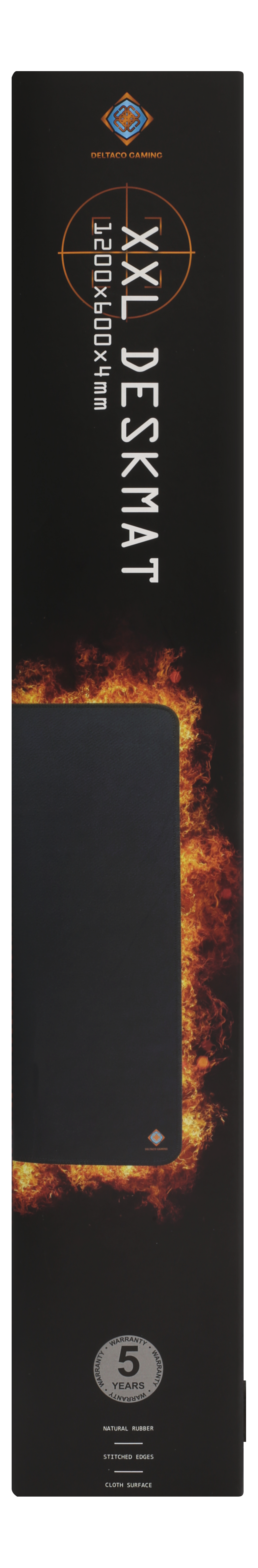 Emballage d'un sous-main Deltaco Gaming XXL avec flammes, garantie de 5 ans et surface en tissu.