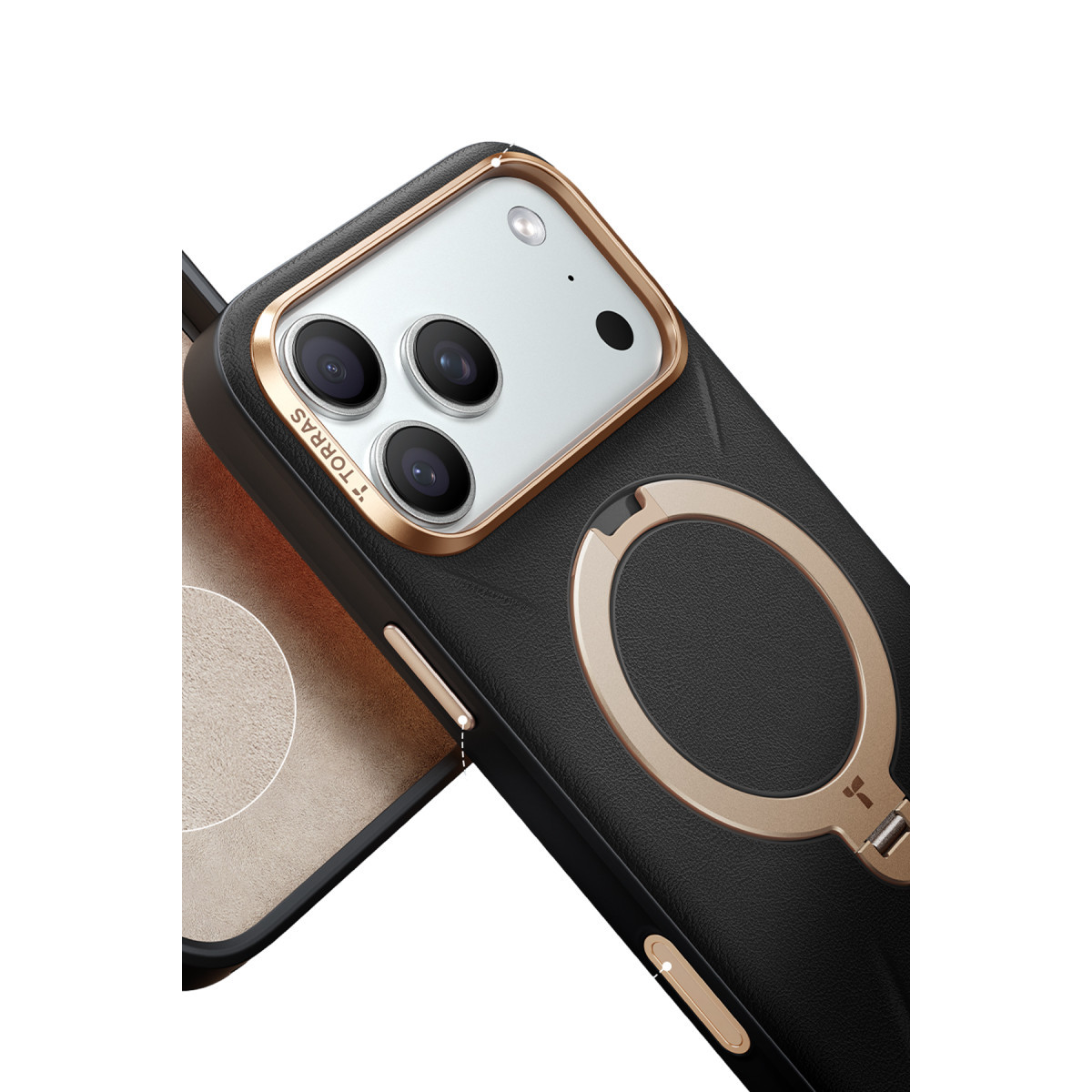 Arkada altın rengi kamera çerçevesine ve entegre MagSafe halkasına sahip siyah telefon kılıfı.
