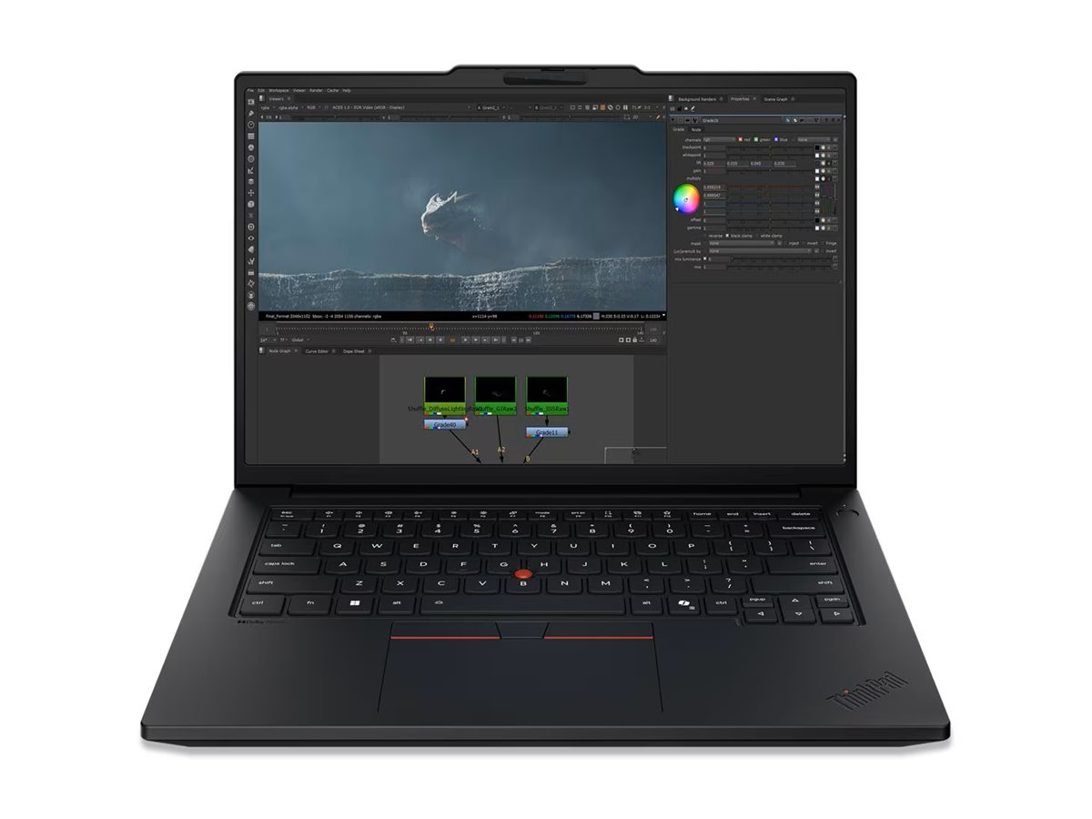Ein schwarzer Laptop zeigt Software zur Videobearbeitung mit Farbkorrektur auf dem Bildschirm und einer Tastatur unten.