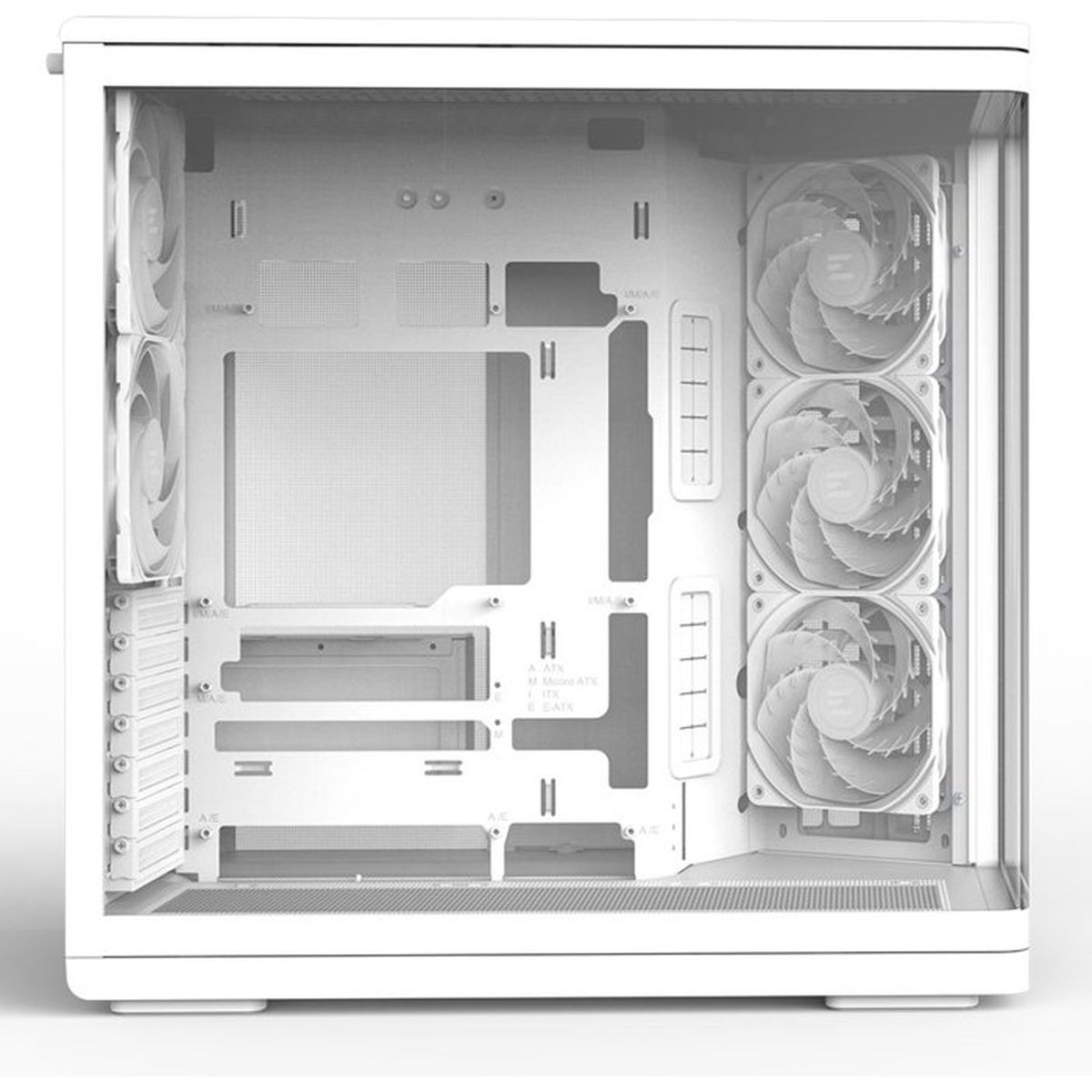 Ein leeres, weißes PC-Gehäuse mit fünf Lüfern an der Seite und Rückseite.