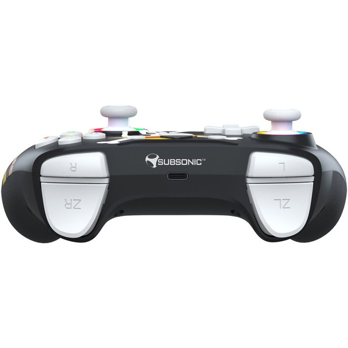 Ein schwarzer Subsonic-Controller mit weißen Tasten und Joysticks und einem USB-C-Anschluss.
