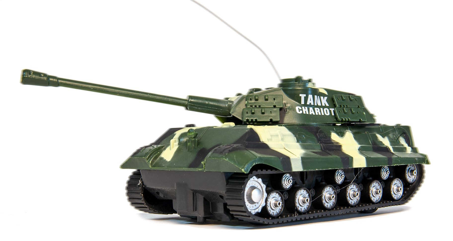Zielono-beżowy czołg zabawka z napisem TANK CHARIOT na wieżyczce, na białym tle.