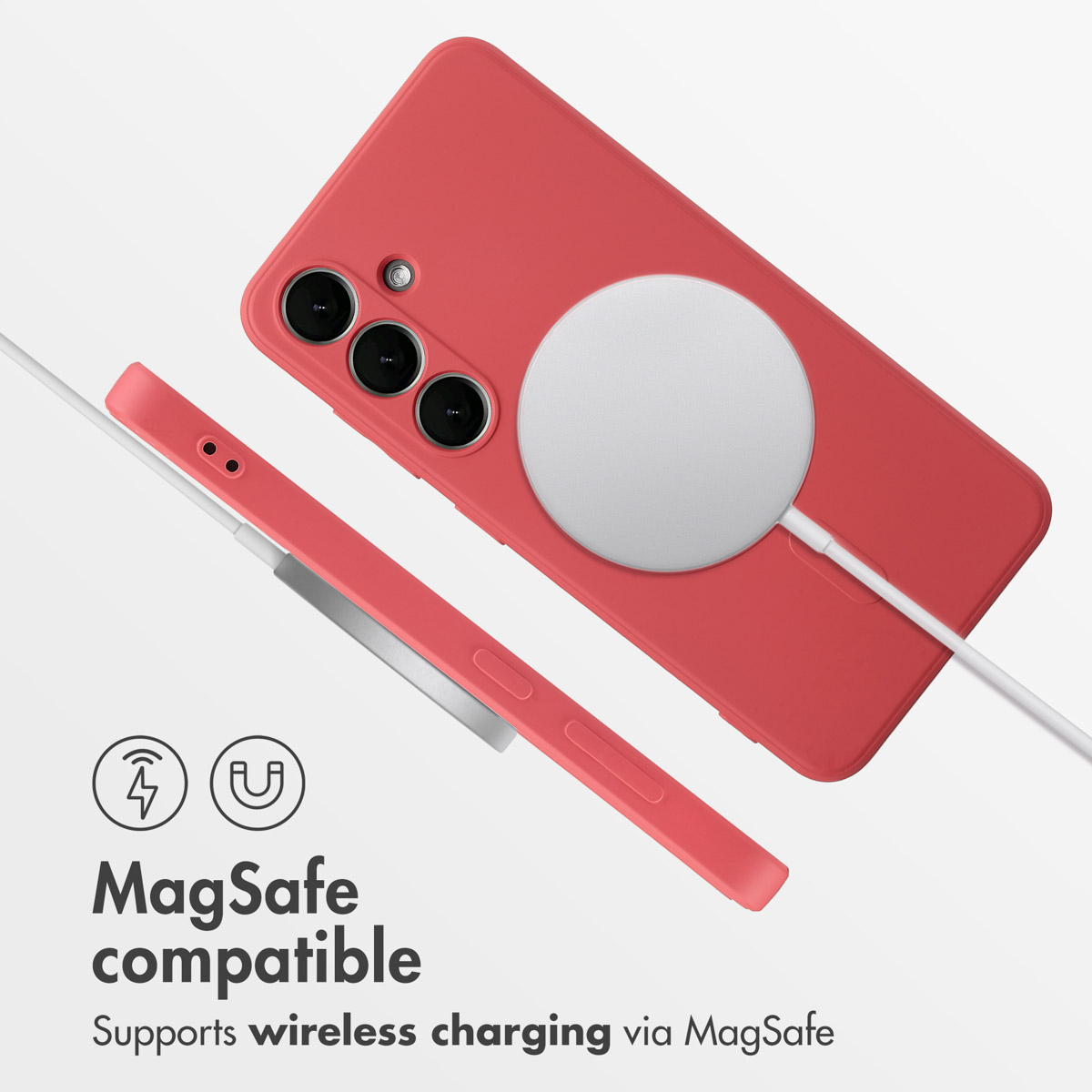 Une coque de téléphone rouge avec un chargeur MagSafe attaché sur fond blanc.