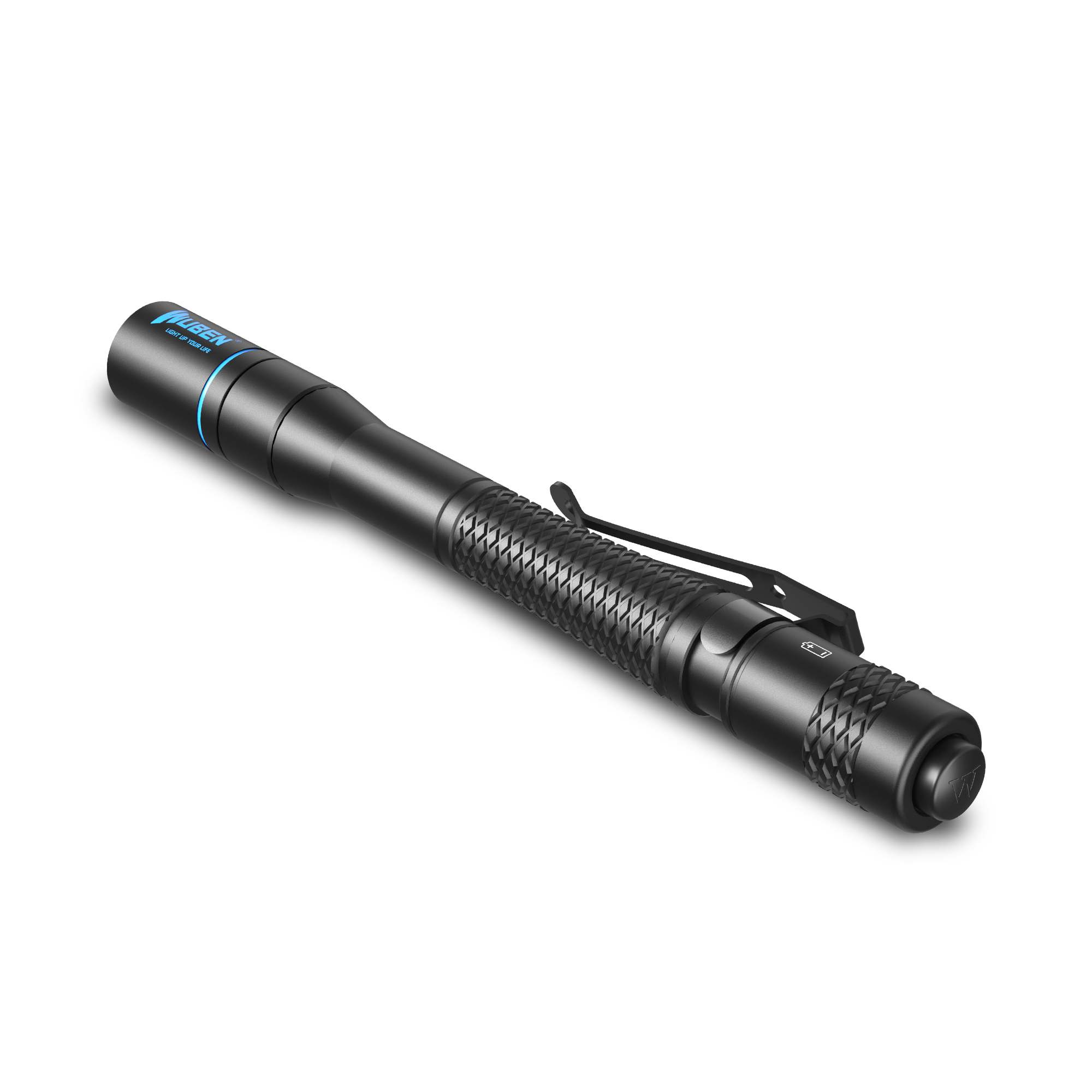 Eine lange, schwarze Stablampe mit gerändeltem Griff, Taschenclip und blauer Markenaufschrift auf weißem Hintergrund.