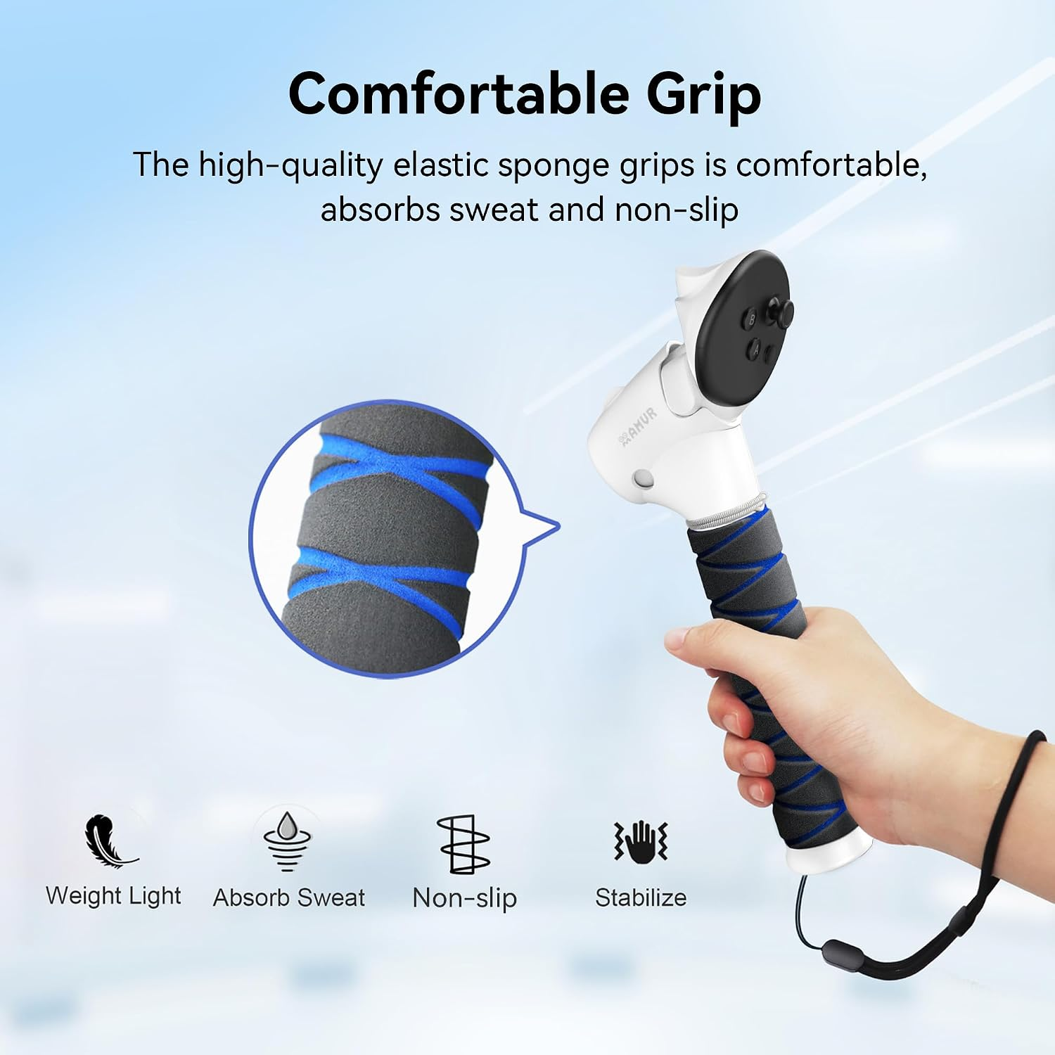 Hand hält einen VR-Controller mit bequemen, blauen Schwammgriffen.