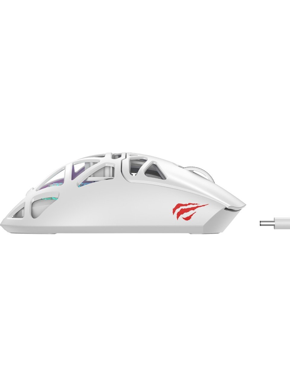 Beyaz arkaplanda, kesikli tasarıma sahip beyaz ergonomik oyuncu faresi, kırmızı logo ve yakınında bir USB-C kablosu.