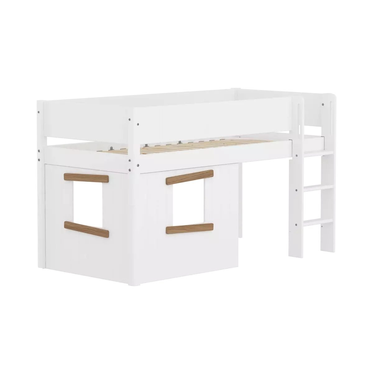 Weißes Kinderhochbett mit integriertem Spielhaus unten, Holzakzenten und einer Leiter an der Seite.